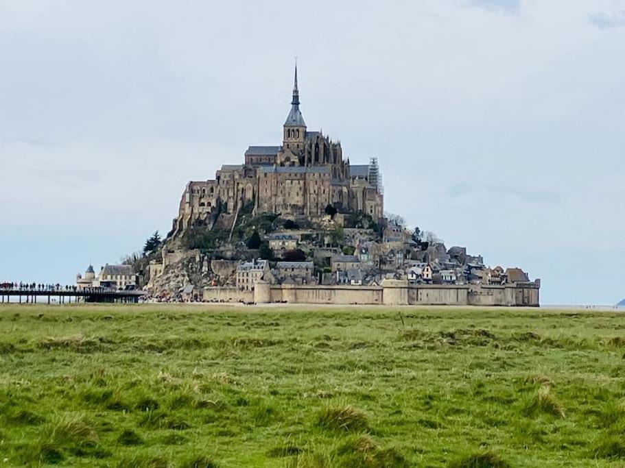 Maison 5 P, Face Mont St Michel ユイヌ・シュル・メール エクステリア 写真